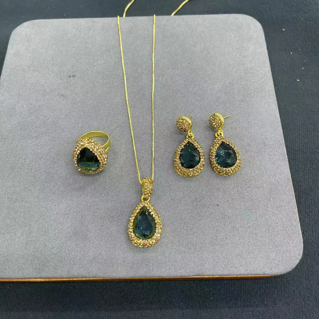 Source manufacturer new K9 crystal ice flower three-piece set European and American personalized fashion and high-end medieval