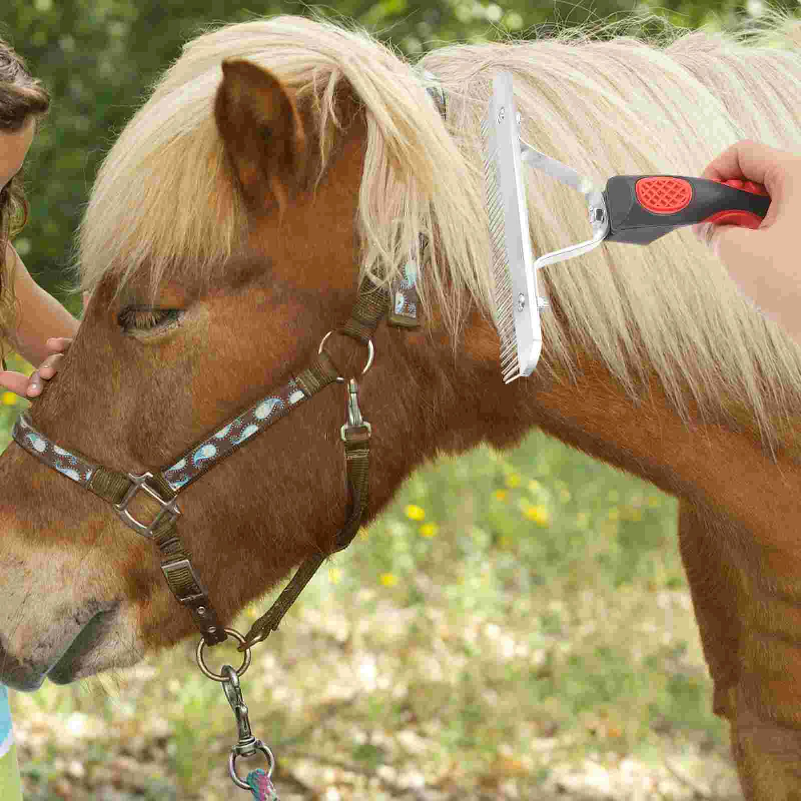 Râteau de toilettage pour chevaux Durable, poignée en caoutchouc, peigne métallique, brosse à cheveux pour le bétail, produits de grattoir pour la transpiration des animaux de compagnie