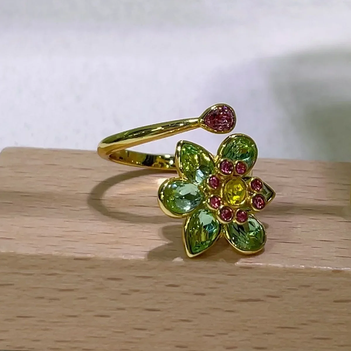 Originele sieradenset nieuwe kleur bloem kristal boetiek onregelmatige oorbel prachtige ketting ring armband huwelijkscadeau voor vrouwen