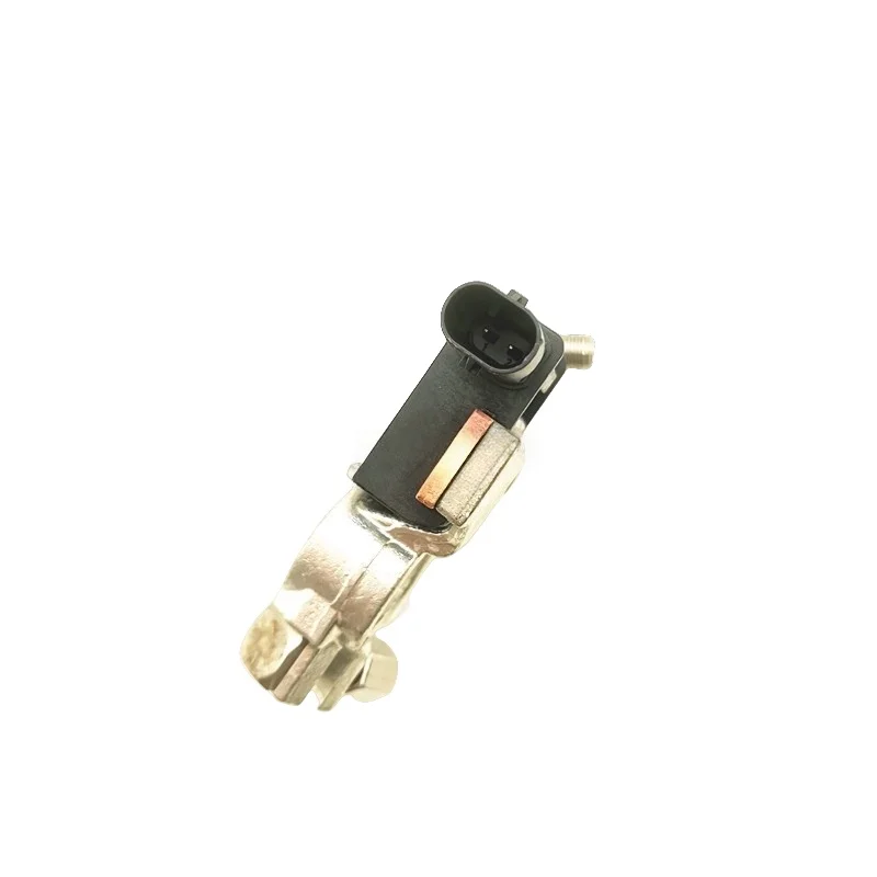 Applicable to Chevrolet Encore Chuangku SAIC general battery battery sensor  13306650