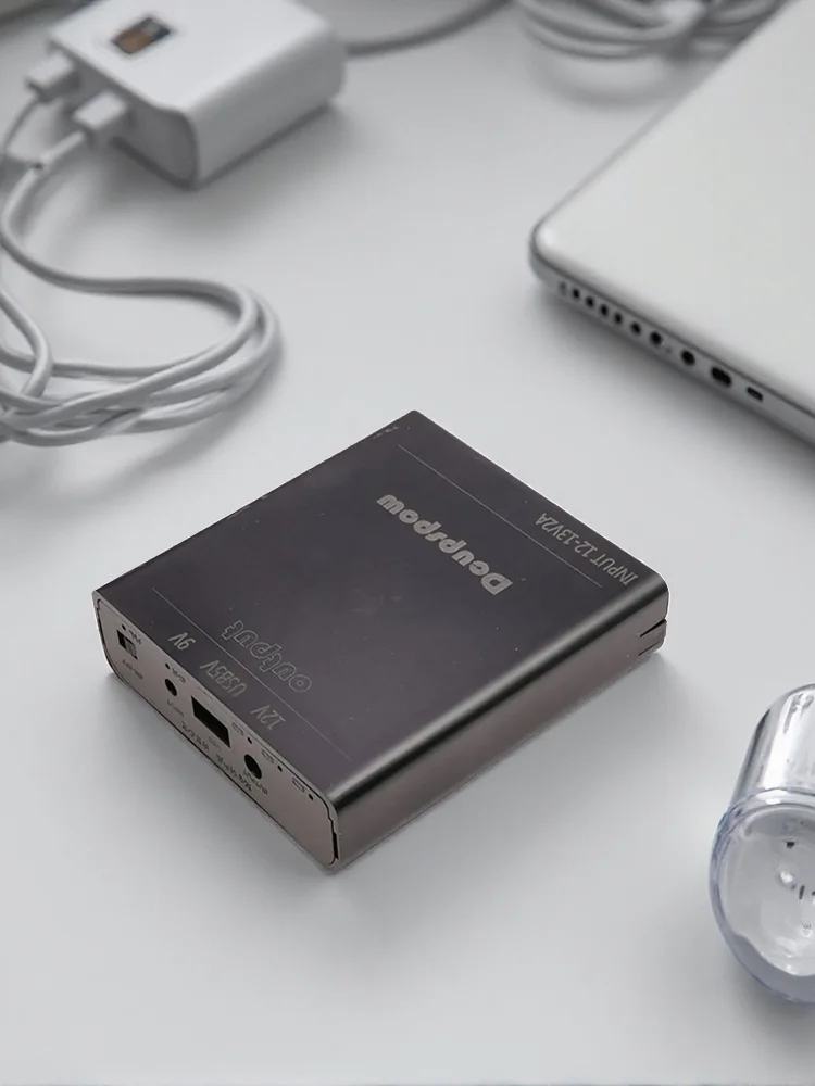 Skrzynka zasilania awaryjnego do routera, modemu, ONT, obudowa UPS bez lutowania na 3 ogniwa baterii 18650 z portami USB 5V, 9V i 12V Dual DC — zdjęcie produktu 7