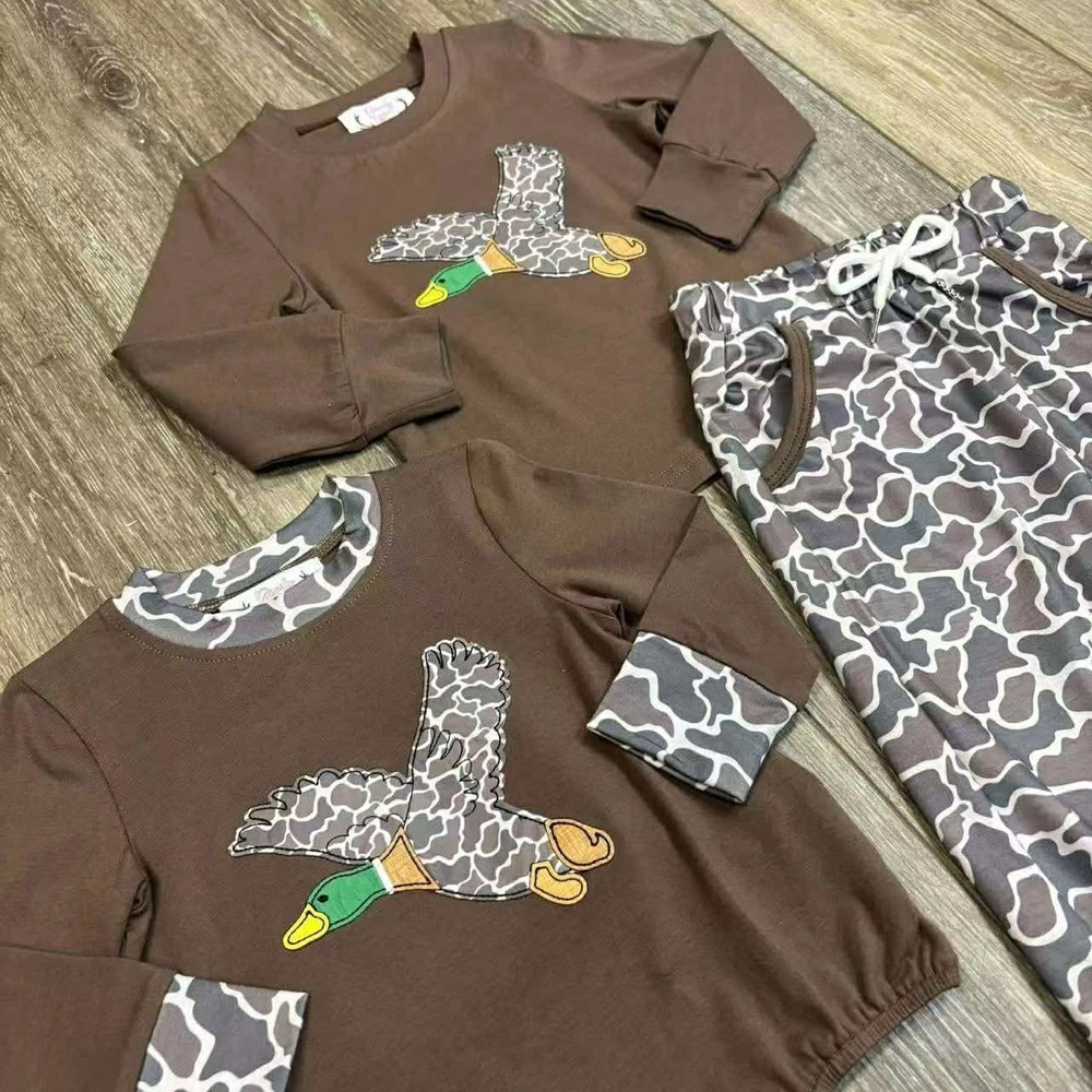 

Sibling Embroidery Baby Boys Brown Long Sleeves Camo Duck Southern Rompers with Brown Duck Top And Camo Pants Baby Boys Clothing