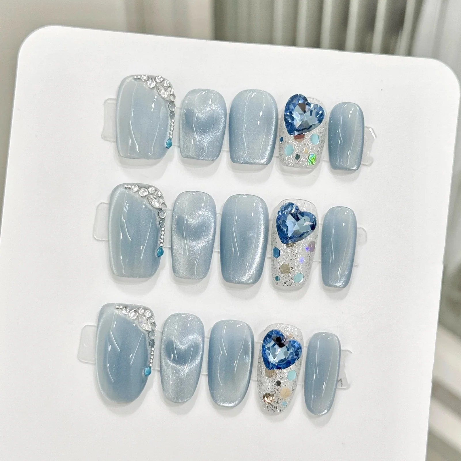 

10pcs Love Heart Cat's Eye Press On Nails Gradient Blue Wearable Handmade False Nails Diamond Flash Sequins Decor Press On Nail