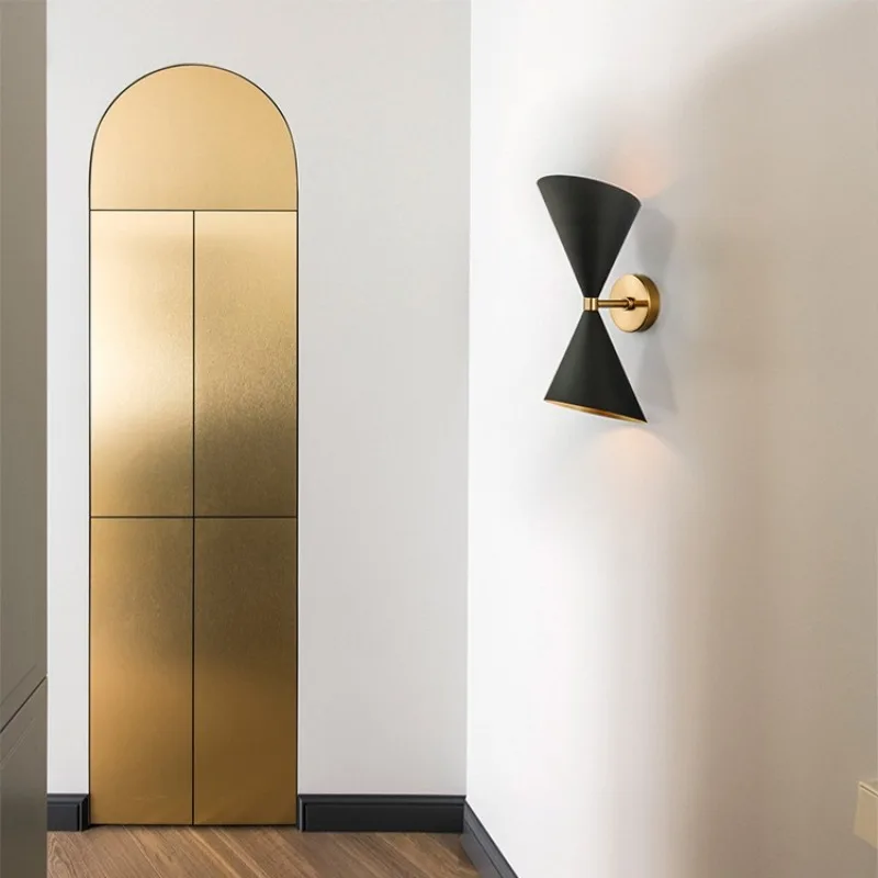 

Postmodern Minimalist Black Living Room Wall Lamp Bedroom Bedside Modeling Lamp Nordic Design Double-head Horn Wall Light