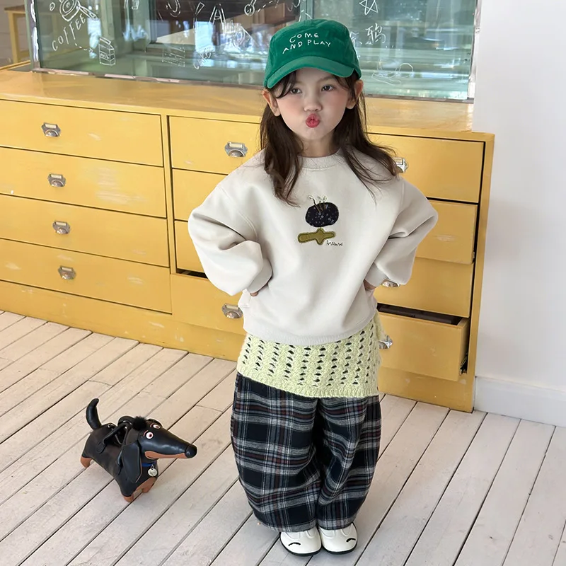 

Детская одежда, утолщенная флисовая толстовка с капюшоном в стиле пэчворк для девочек, новинка 2025, простой стильный топ в корейском стиле для милых девочек