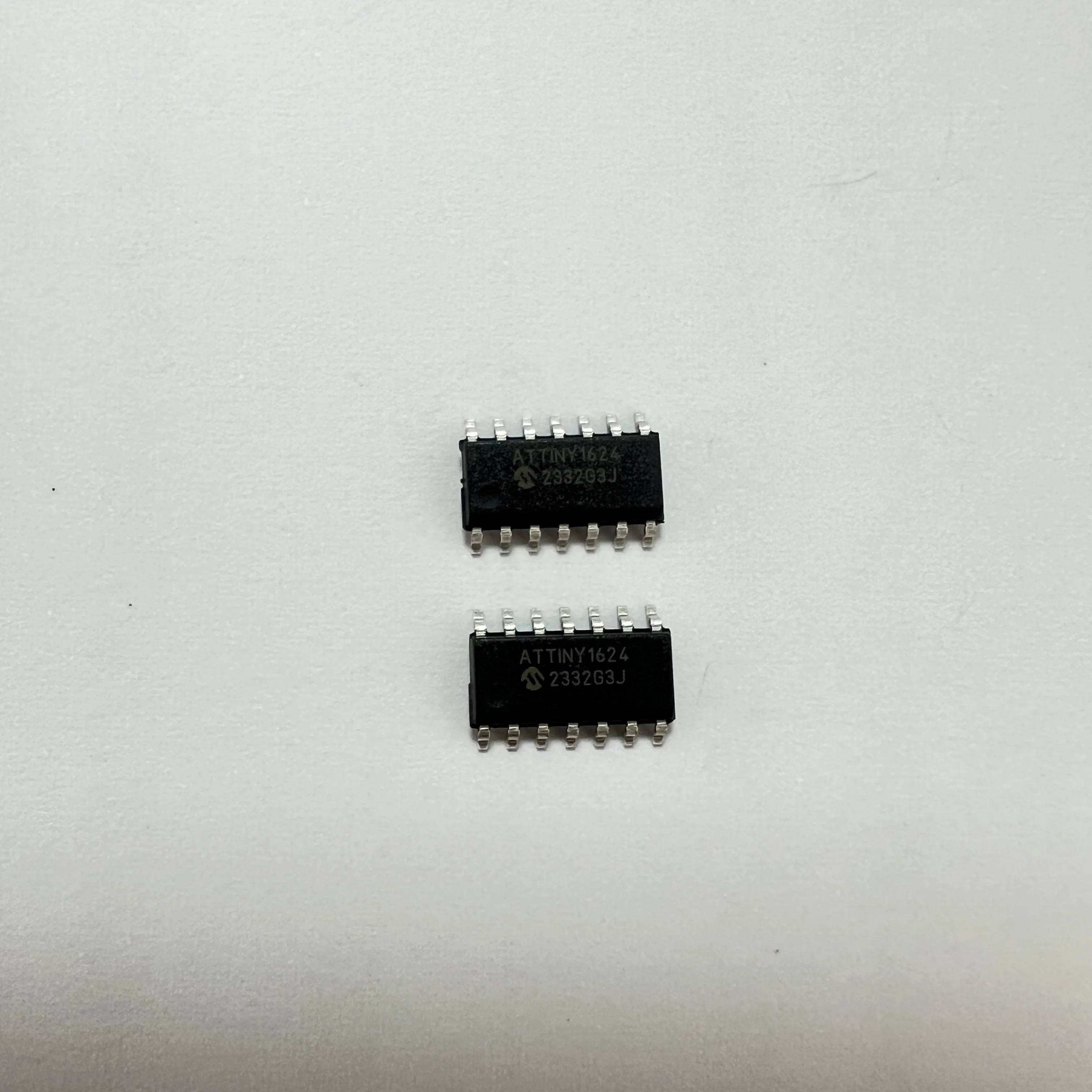 3PCS/LOT ATTINY1624-SSU (Microcontroller Units)