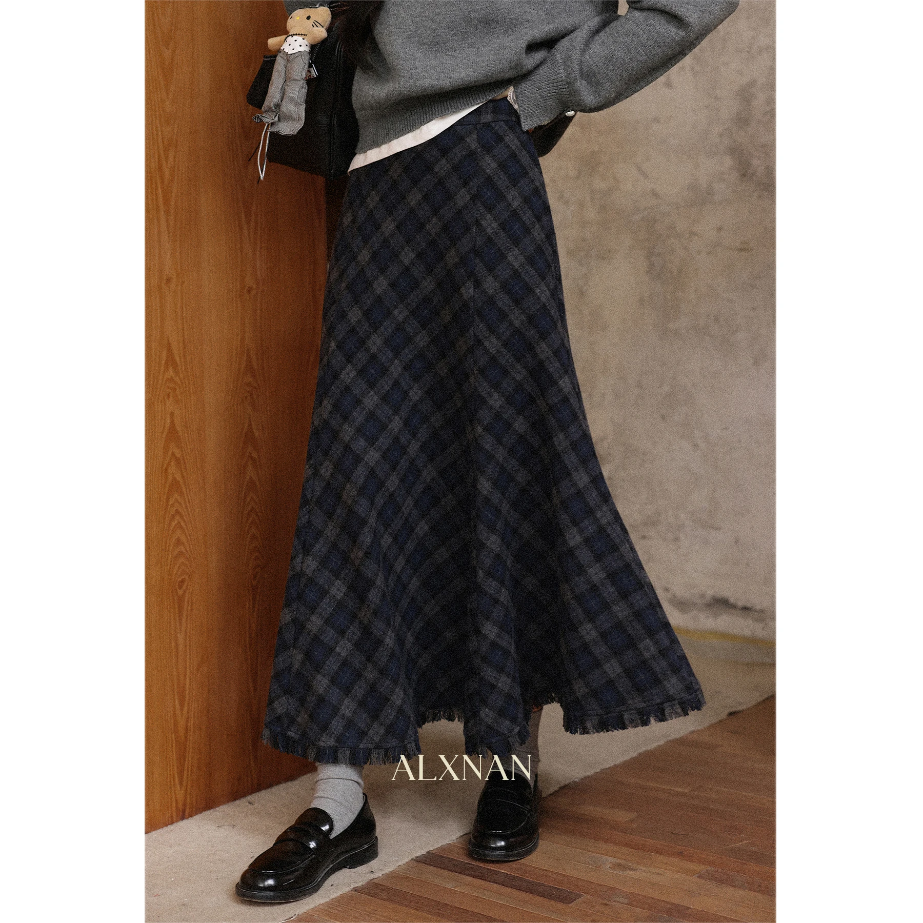 

ALXNAN Gray Plaid Skirt High-waist Long A-line Checkered Fishtail Skirt Fall Casual Office Lady Elegant Tassel Skirts L57318