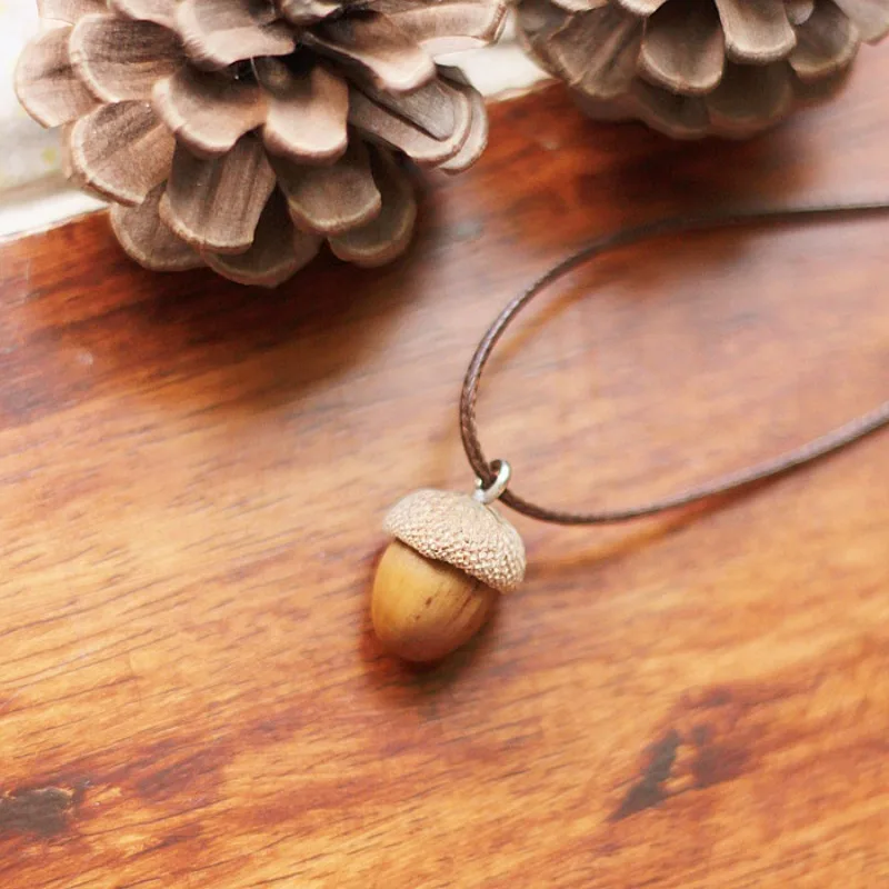 Vintage Ins Forest Style Creative Handmade Acorn Pendant Leather Cord Necklace for Women Simple Party Vacation Jewelry Girl Gift