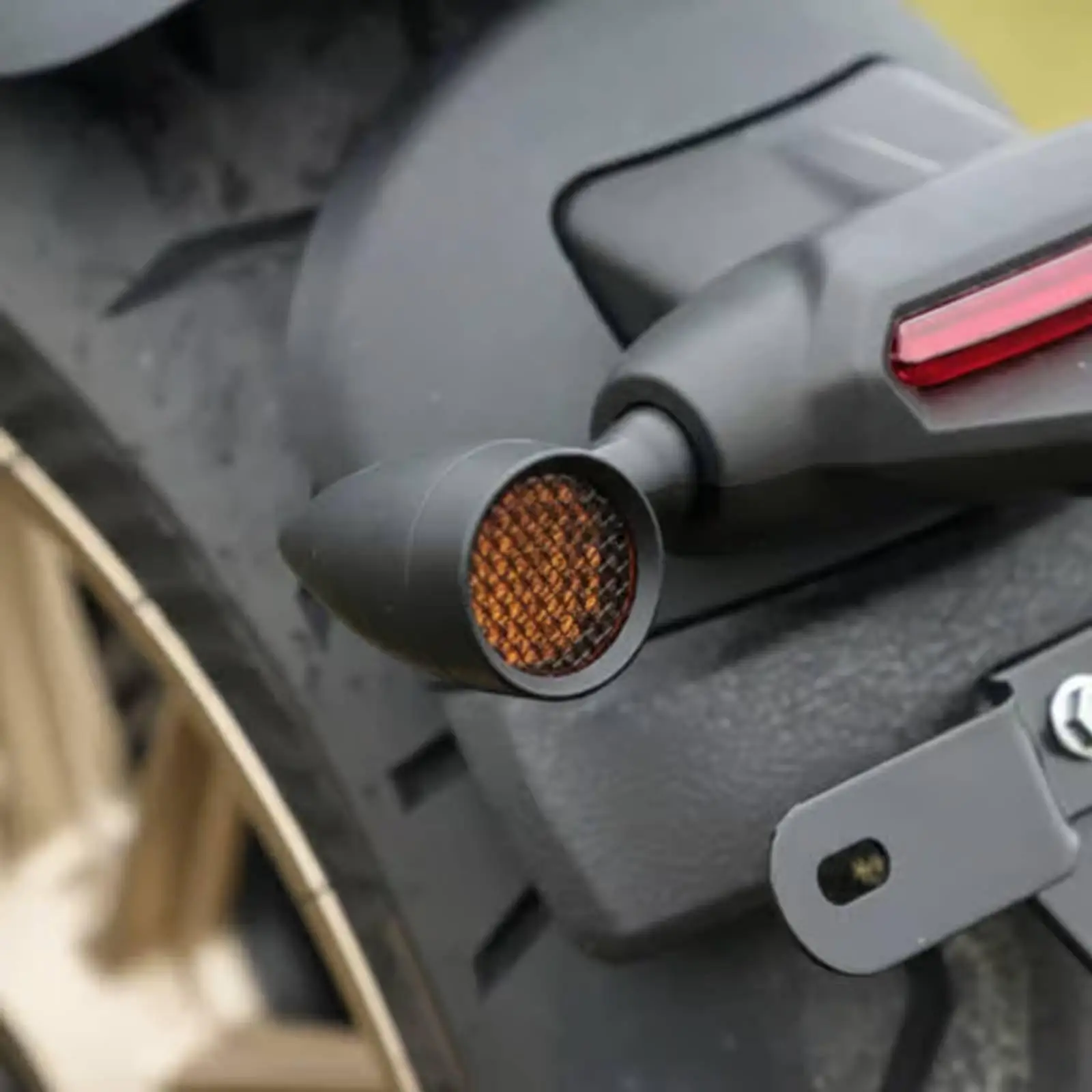 Durable Metal Vehicle Turn Signal LED Amber Motorcycle Indicator Weatherproof Housing Universal 12V for Cruiser Chopper Use