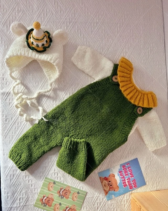 Newborn Photography Clothing Cute Handmade Knitted Christmas Green Outfit with Hat Bibs Set for Baby Studio Photoshoot Props