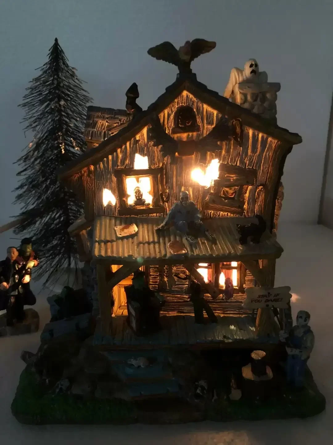 Halloween Decor Lemax Creative Night Lamp House Miniature Version of European Building Home Furnishing Living Room Ornament Gift