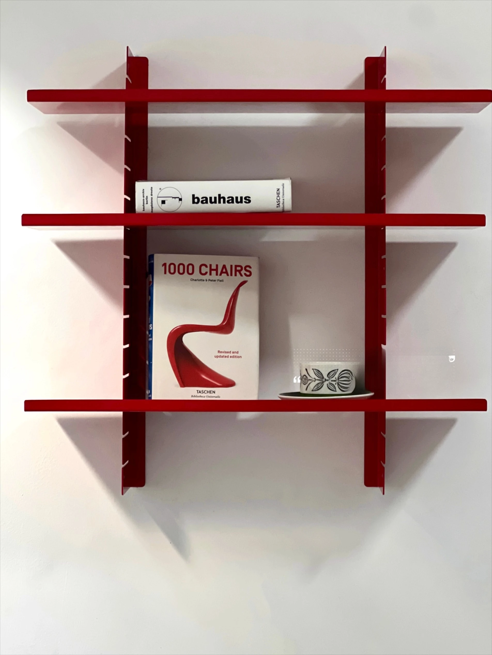 Color free moving shelves