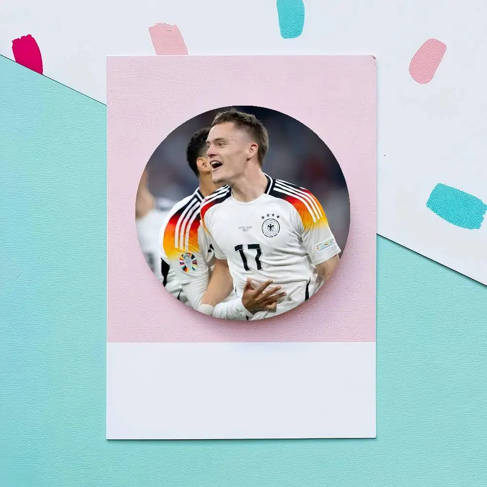 Florian Wirtz 58mm اليدوية بروش الكرتون تأثيري شارة على ظهره مجوهرات اكسسوارات هدايا #4