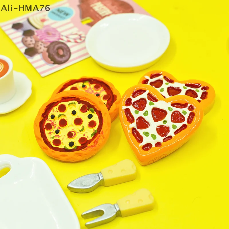 

5Pcs Dollhouse Simulation Pizza Model Dollhouse Mini Food Toy Dolls House Kitchen Accessories Pretend Play Toys