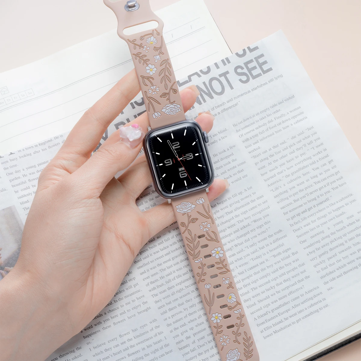 حزام منقوش لساعة أبل باند 46 ملم 40 44 ملم 41 49 ملم 45 38 42 ملم سوار من السيليكون لسلسلة iwatch 10 9 7 se 6 5 4 8 Ultra