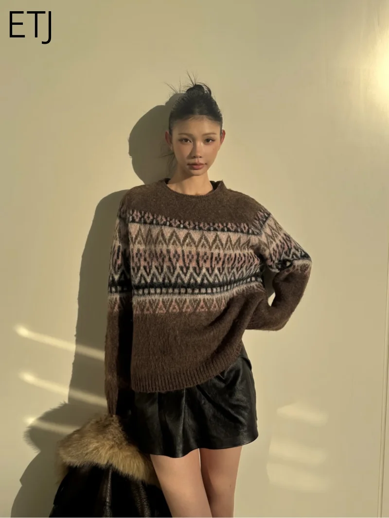 ETJ 2025 dames nieuwe elegante zachte ronde hals lange mouwen kleur effect jacquard gebreide warme losse versie van de trui