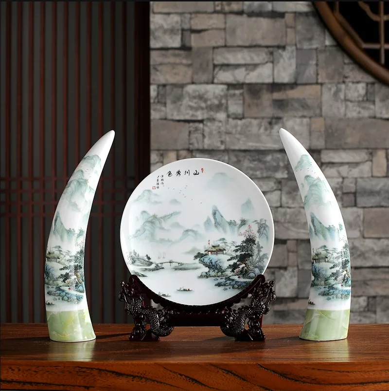 Three-piece Ceramic Ornament Set, Jingdezhen Ivory-Style European Vase for Living Room Entrance, Antique Display Shelf, Creative