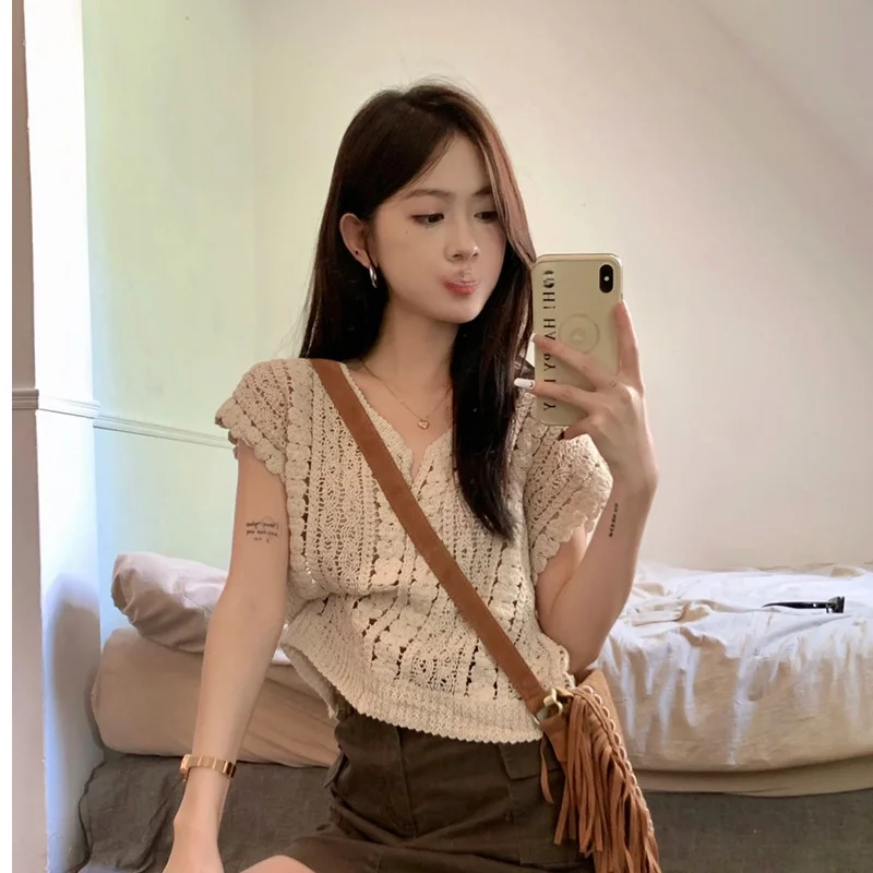 Guangzhou Thirteenth Factory European Style Women's Vest Hollow out Shoulder Top Slim Fit Knitted Sweater Summer New Arrival
