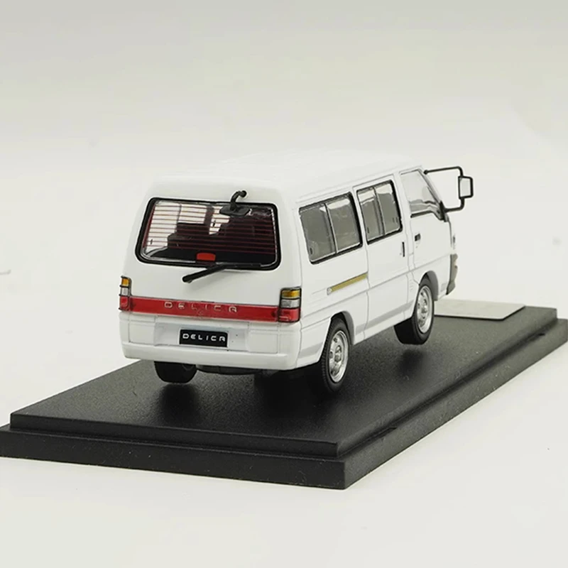 1:43 Scale Diecast Alloy Mitsubishi Delica 4x4 Station Wagon Toy