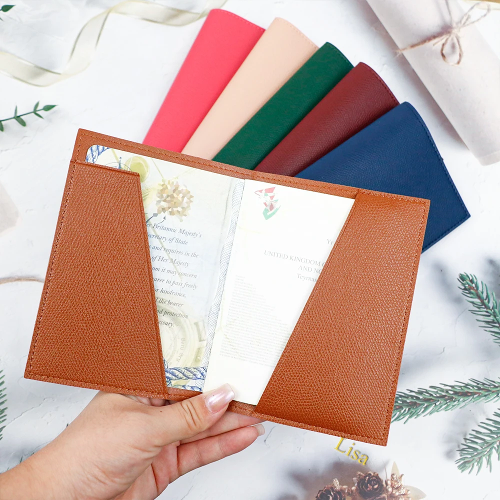 اسم مخصص لحامل جواز سفر من جلد البولي يوريثان وملصق مضاد للخسارة مع صندوق هدايا للسفر الأساسي #4
