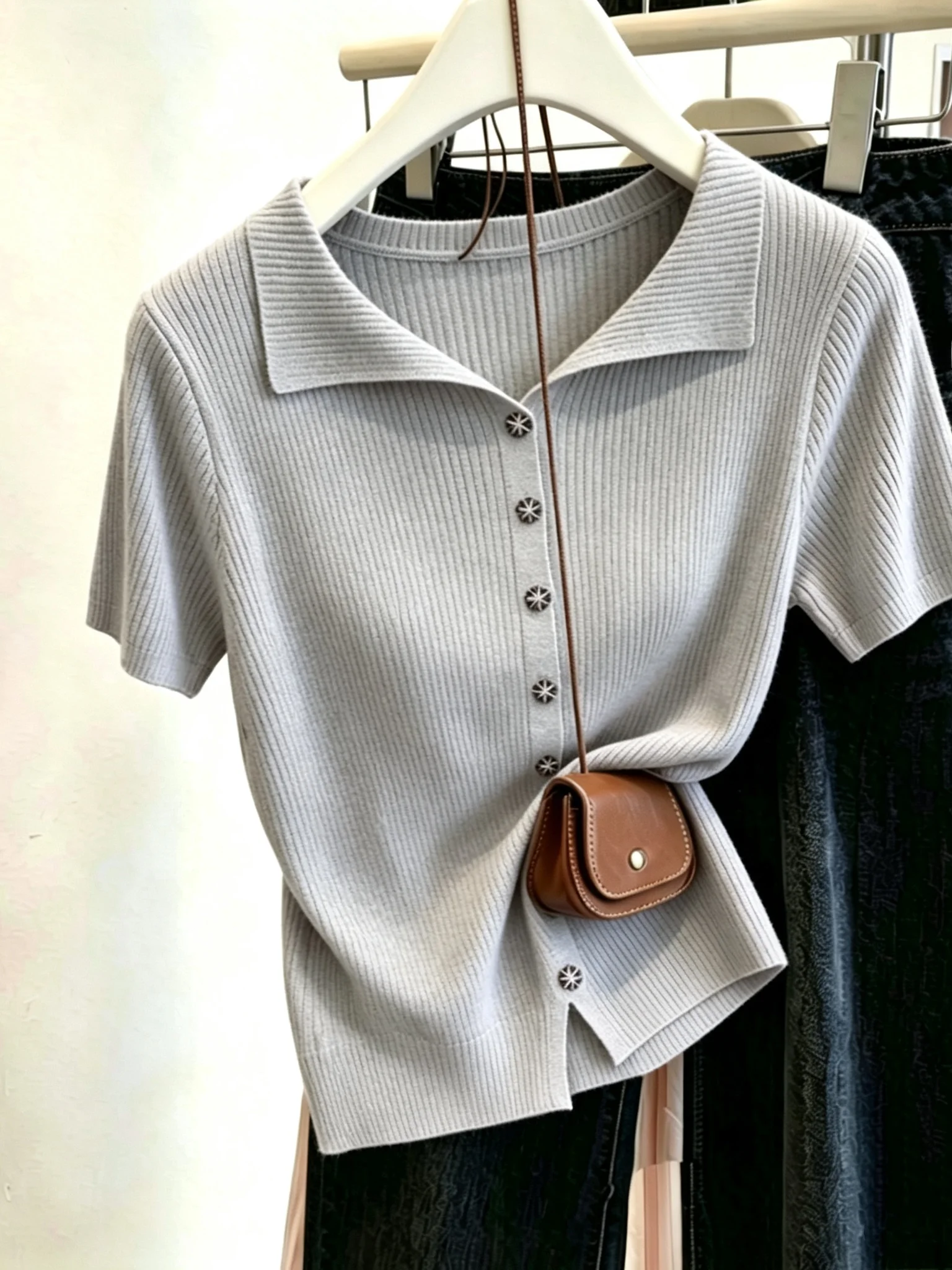Loose Fit Ice Silk Short Sleeve Knitted T-Shirt Women Summer Thin Flip Collar Top Large Size Belly Cover Side Slit Casual Style
