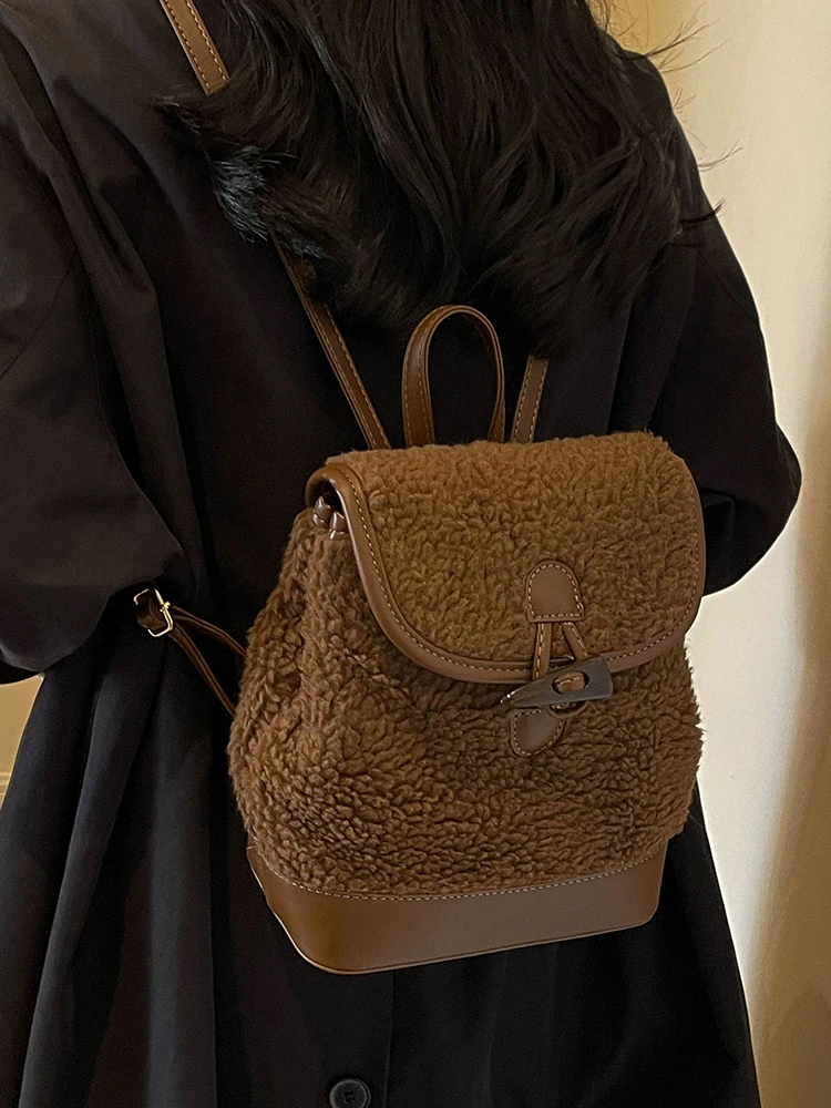 Chic Women Lamb Wool Backpack Autumn Winter Versatile Handle Bucket Bag Leisure Simple Female Plush Backpack