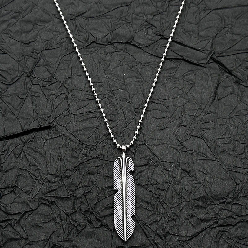 

S925 sterling silver retro old feather pendant necklace European and American men and women niche personality hip hop