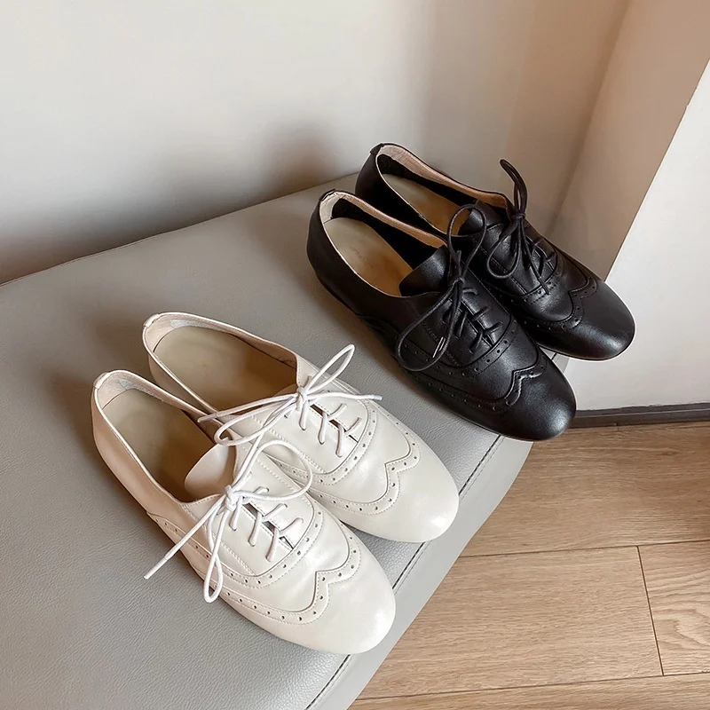 

Women's New Spring Autumn Flats Genuine Leather Carved Lace up Single Shoes Retro Low Heel Soft Comfortable Blake Shoes