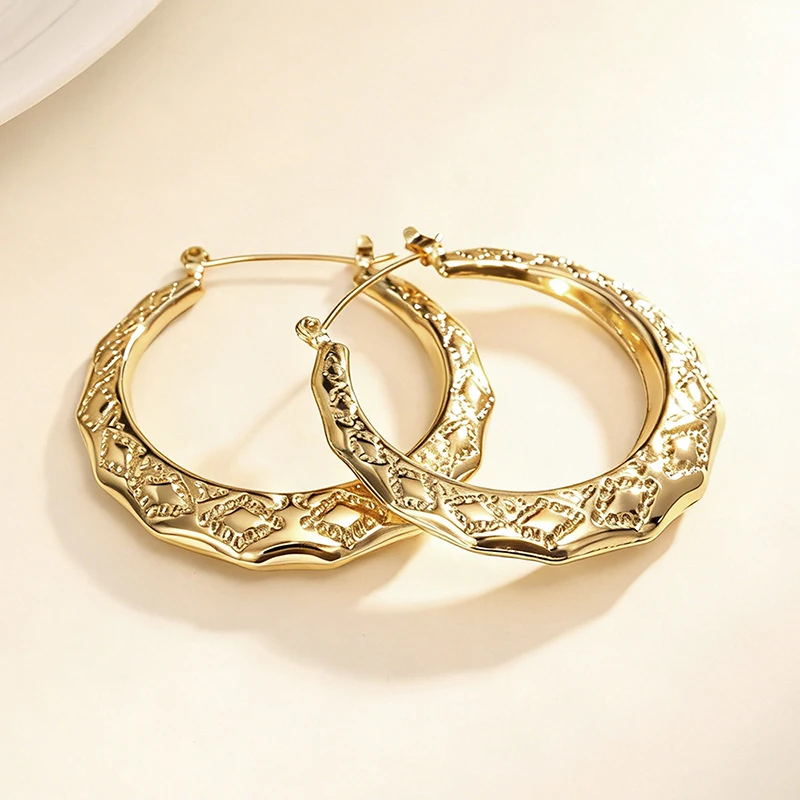 Huitan Shiny Opulent Hoop Earrings for Women Exquisite Elegant Ear Party Accessories Attractive Brilliant Engagement Jewelry Hot