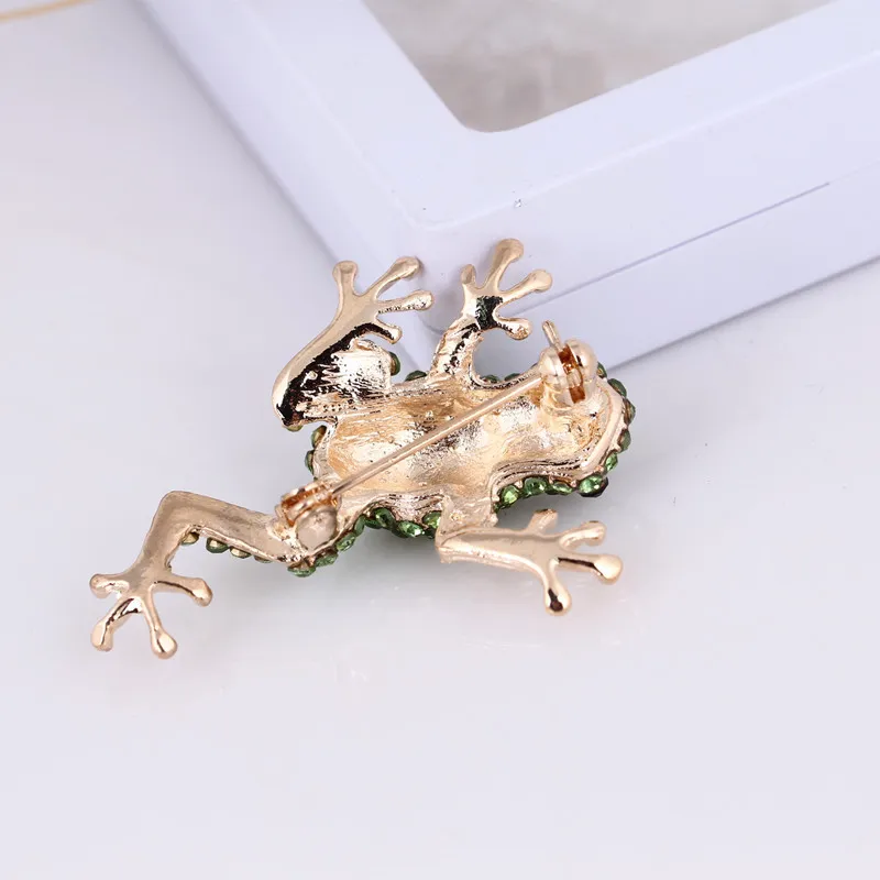 1 PCS frog rhinestone boutonnier brooches women high-end temperament chest flower pin trend accessories luxury clothes accessory