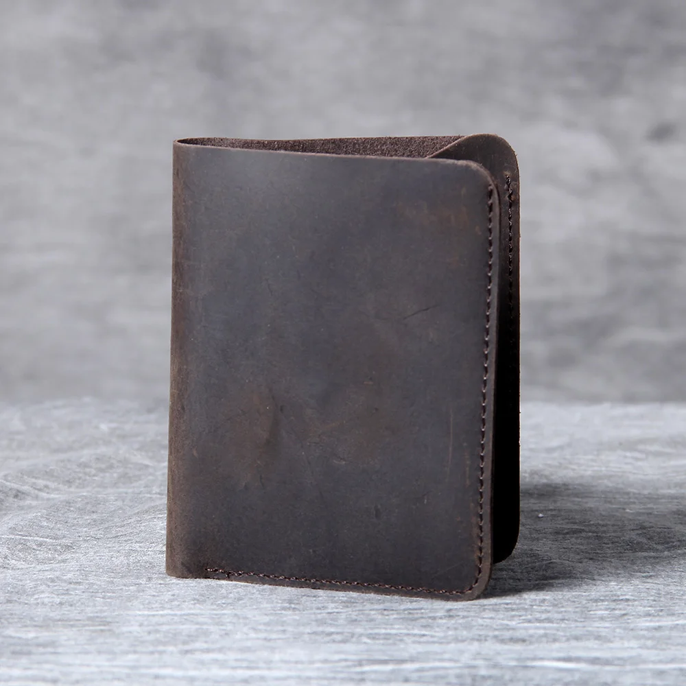 S.WORKER Klassische Kurzbörse aus Vollnarbenleder für Herren, Minimalistische Taschenbörse mit Kartenhalter – Detail 4