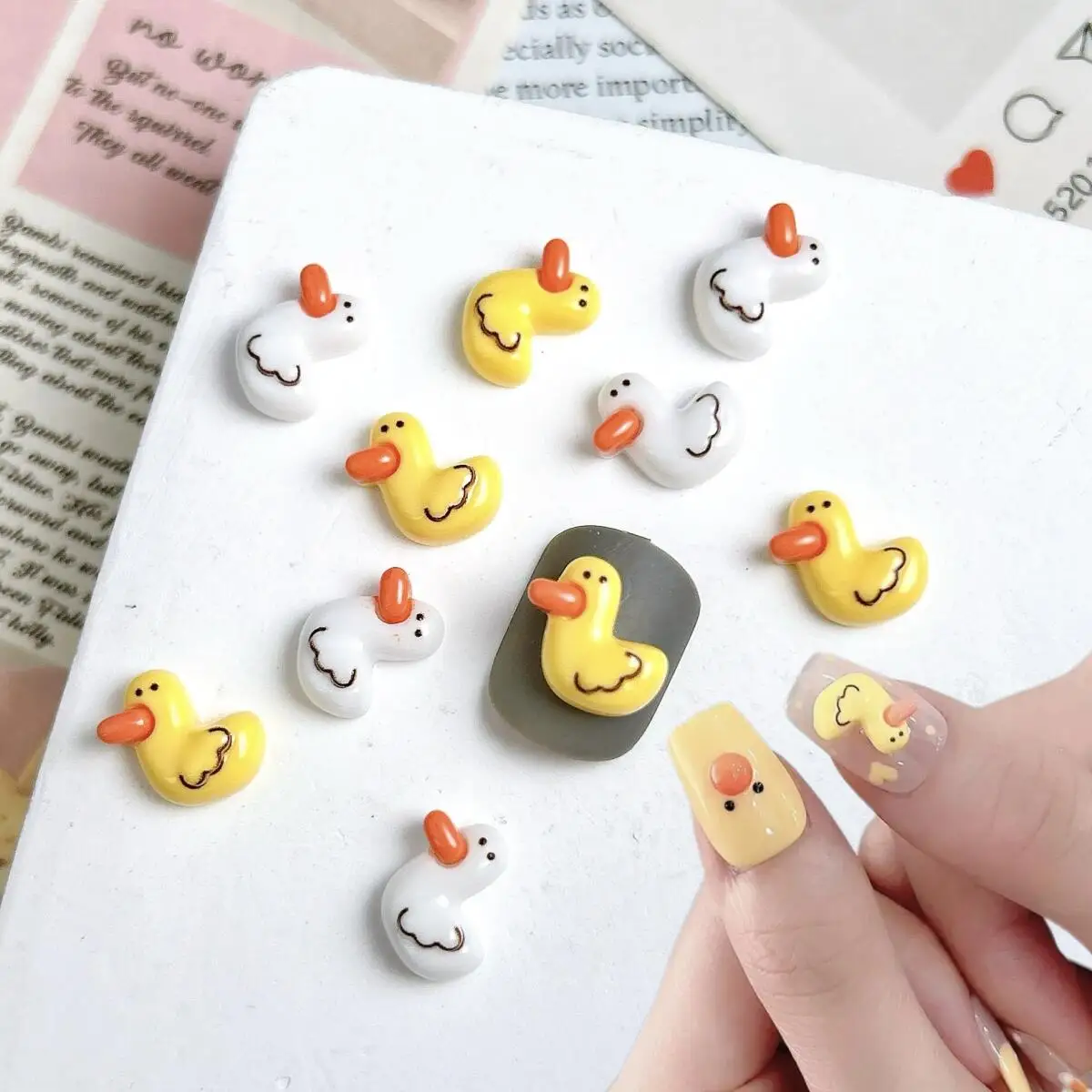 20 قطعة الكرتون رائعتين بطة صفراء الراتنج مسمار السحر ثلاثية الأبعاد جديد الإبداعية الأبيض بطة مسمار الفن زينة DIY بها بنفسك دبوس الشعر أجزاء الأظافر