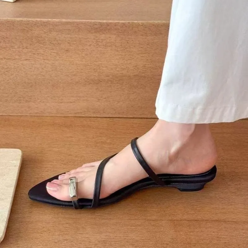 ฤดูร้อนคลิป Toe Flip Flops รองเท้าแตะหญิงเซ็กซี่ Pointed Toe สายบางโรมันผู้หญิงรองเท้าแตะ PLUS ขนาดรองเท้าชายหาดกลางแจ้งผู้หญิง