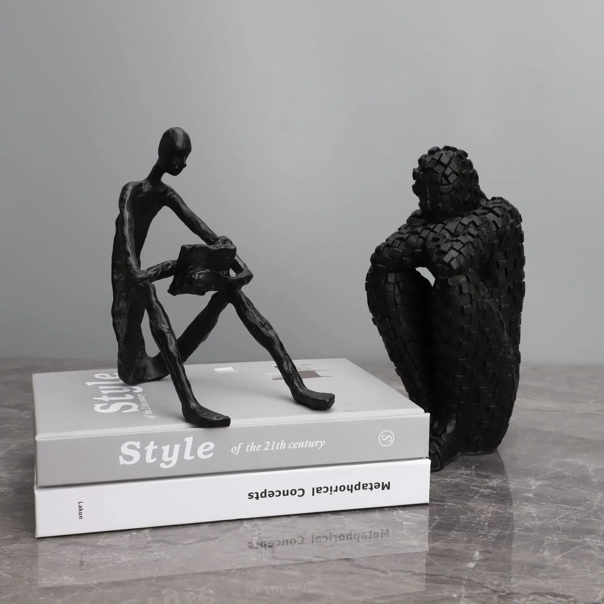 Modern Minimalist Black Character Reader Model Room Home Foyer Study Creative Sculpture Living Room Decoration Ornaments