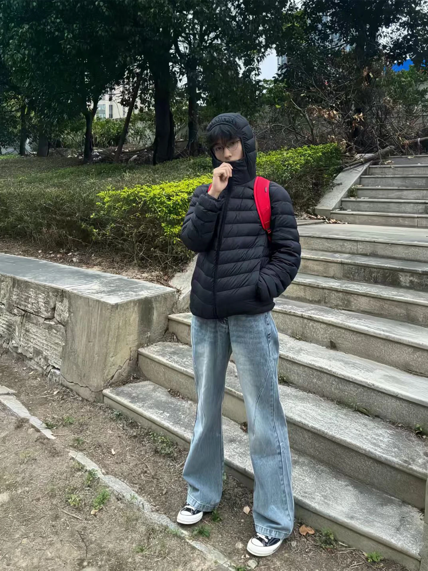 

Синие деконструированные расклешенные джинсы мужские осенне-зимние в американском уличном стиле CleanFit, прямые брюки с эффектом потертости