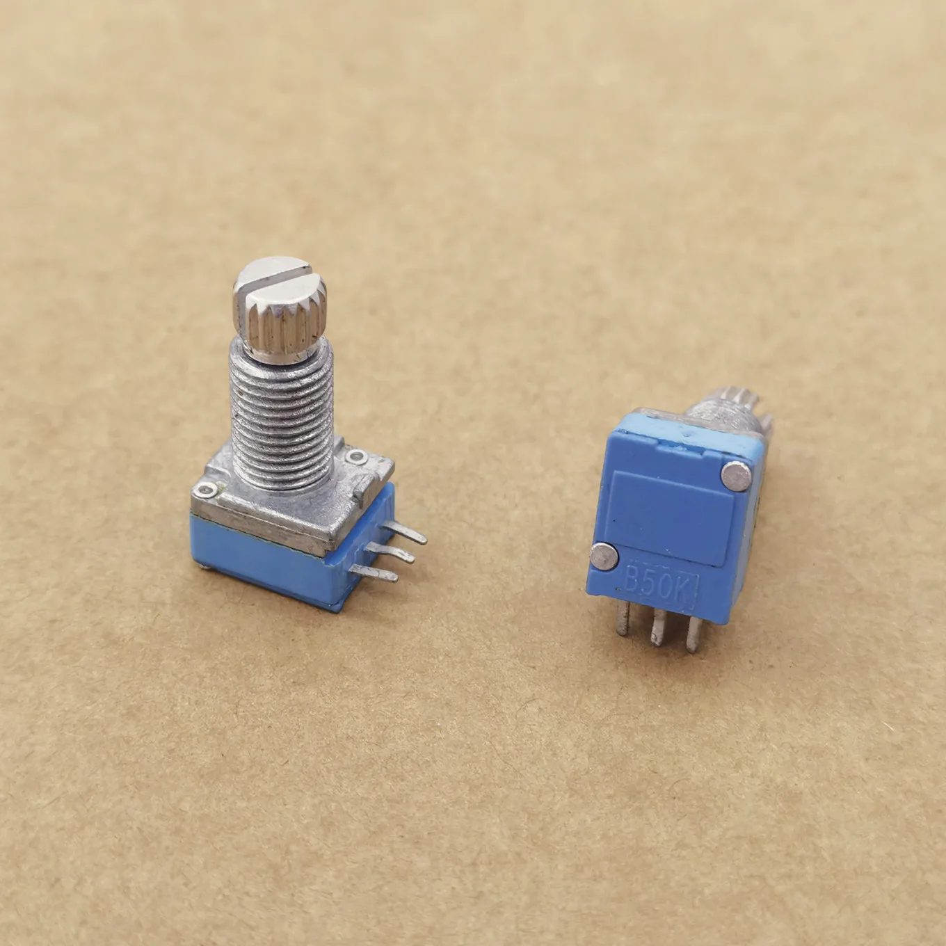 Original New 100% RK097N Single Potentiometer B50K Thread Length 10MM Handle Length 15MM (SWITCH)