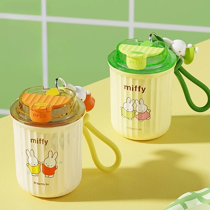 

Керамическая чашка Miffy с рисунком Милая портативная детская соломенная чашка Высококрасная двойная чашка для кофе для питья Друзья Рождественский подарок