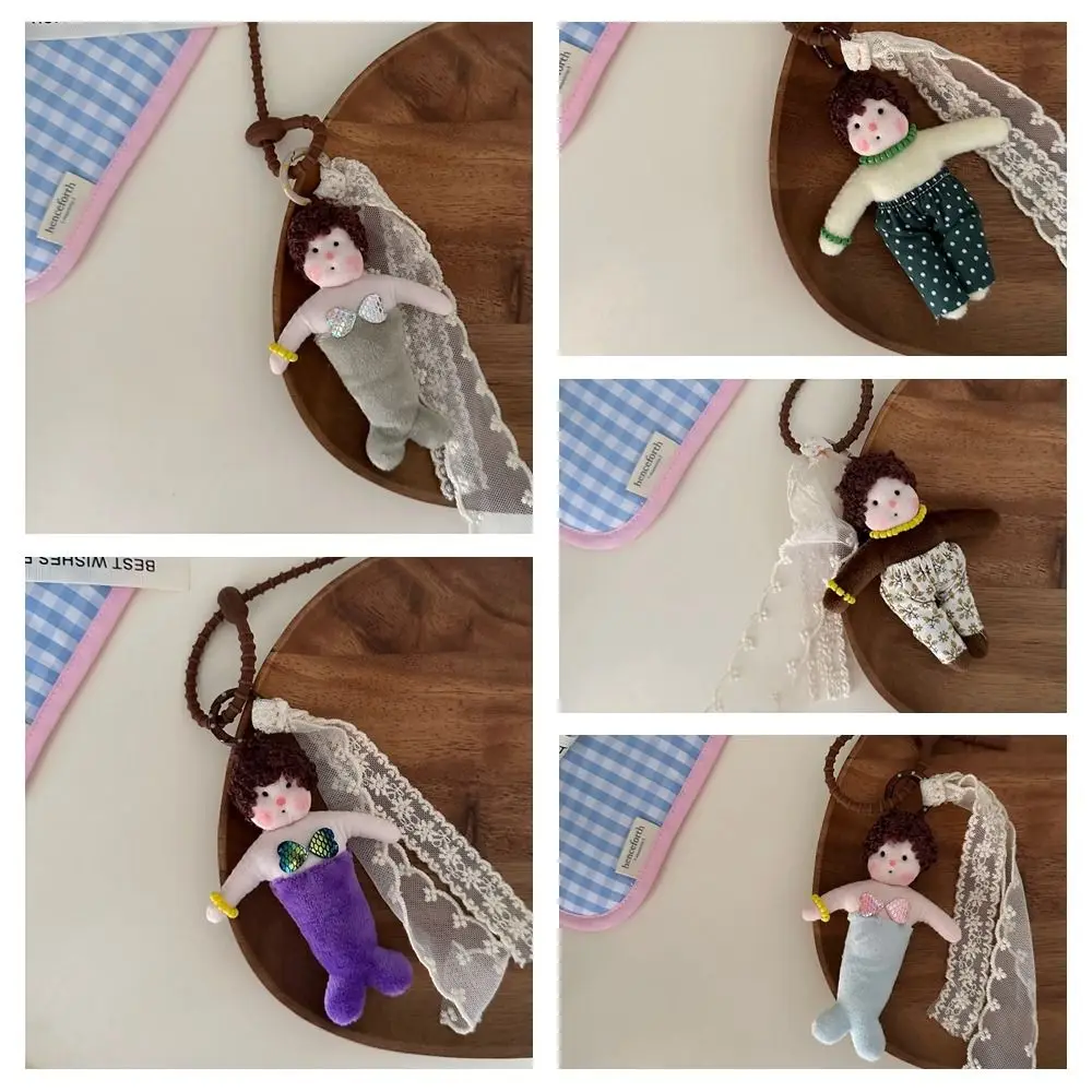 ソフトぬいぐるみバッグペンダント、カールした人魚人形、アニメぽっちゃり人形キーホルダー、ファッションチャーム、ユニセックスチャーム