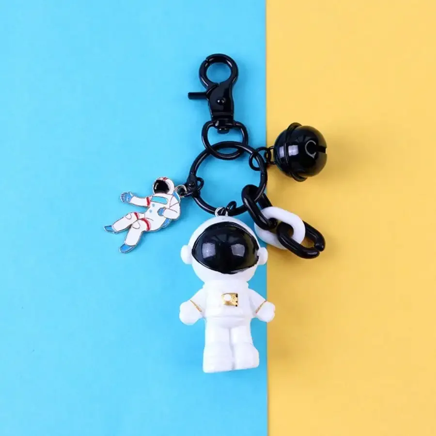 Space Astronaut Keychain Promotional Small Gifts, Creative And Cute Shape Super Eye-Catching, American Casual Style, Car Key Pendant + Male Student Gift Jewelry, Daily Use Shows Personality And Does Not Collide