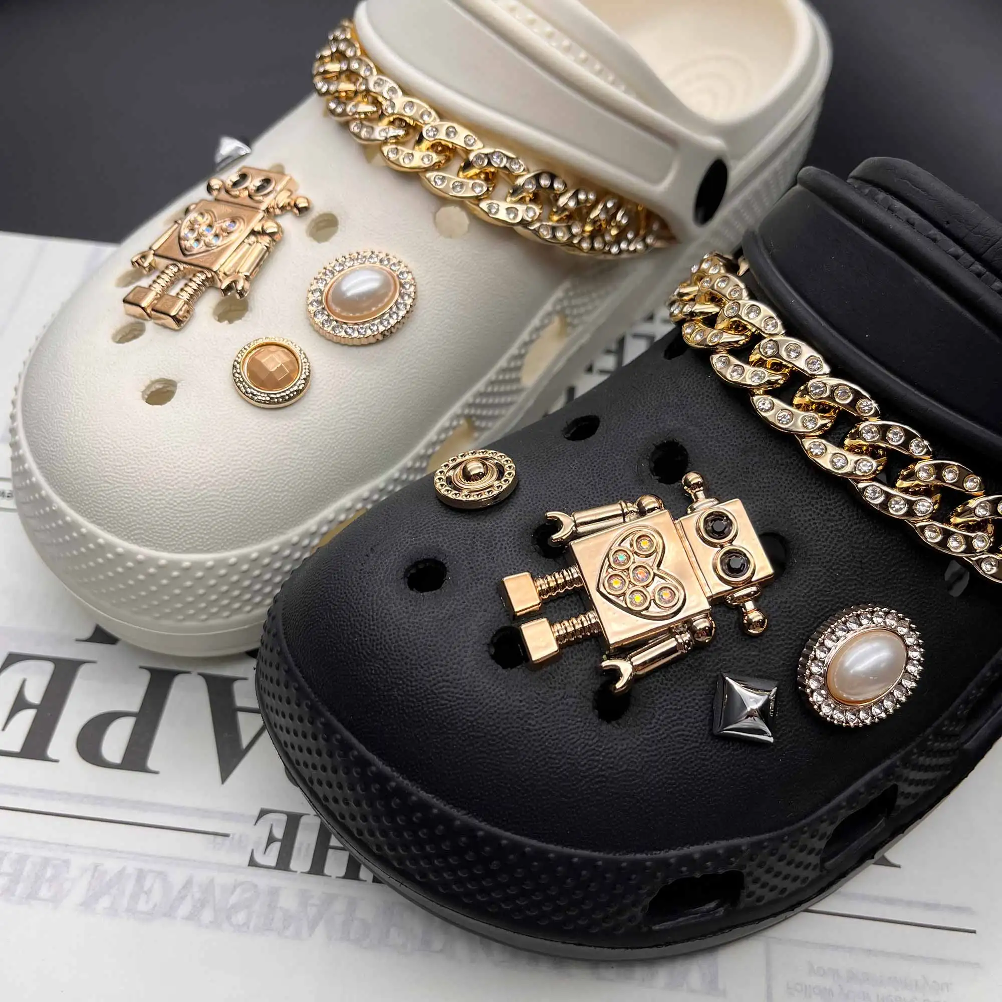 

Cute Quirky Golden Robot Set Pearl Rhinestone Shoe Charms for Crocs Slipper Accessories Clogs Pins Garden SandalsGirl Kids Gift