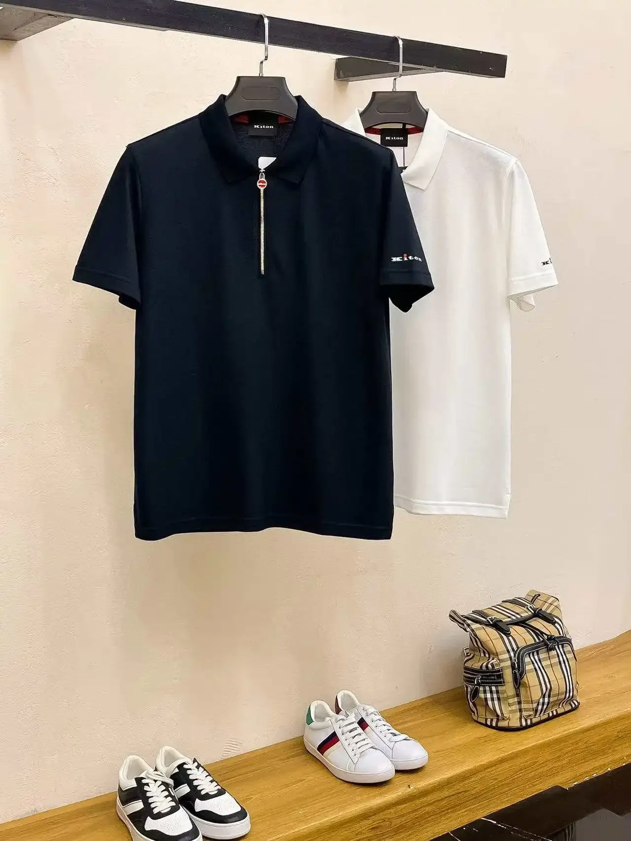 

Kiton весна и лето, новый стиль старых денег, мужская рубашка-поло из жемчужного хлопка с лацканами, деловая повседневная рубашка с короткими рукавами