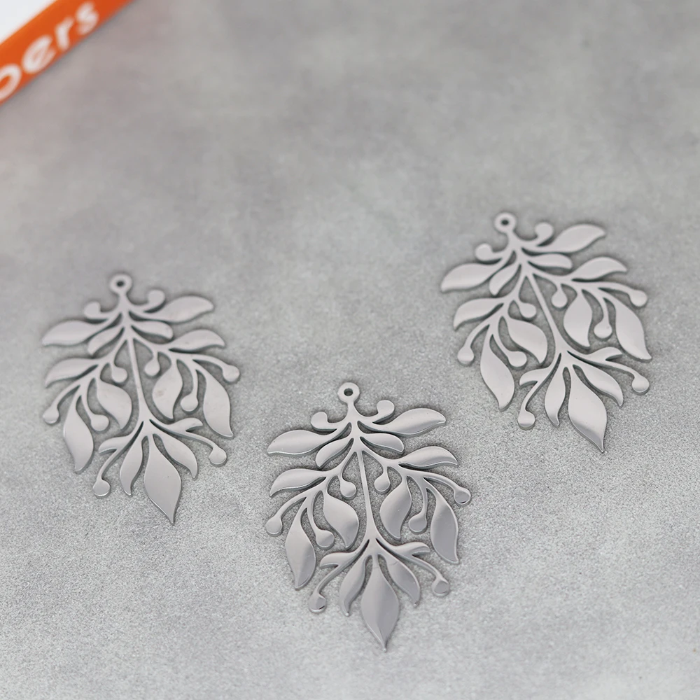 Vintage Dersign liść wisiorek ze stali nierdzewnej DIY moda wykwintne frędzle kolczyk naszyjnik Charms do tworzenia biżuterii akcesoria — zdjęcie 3