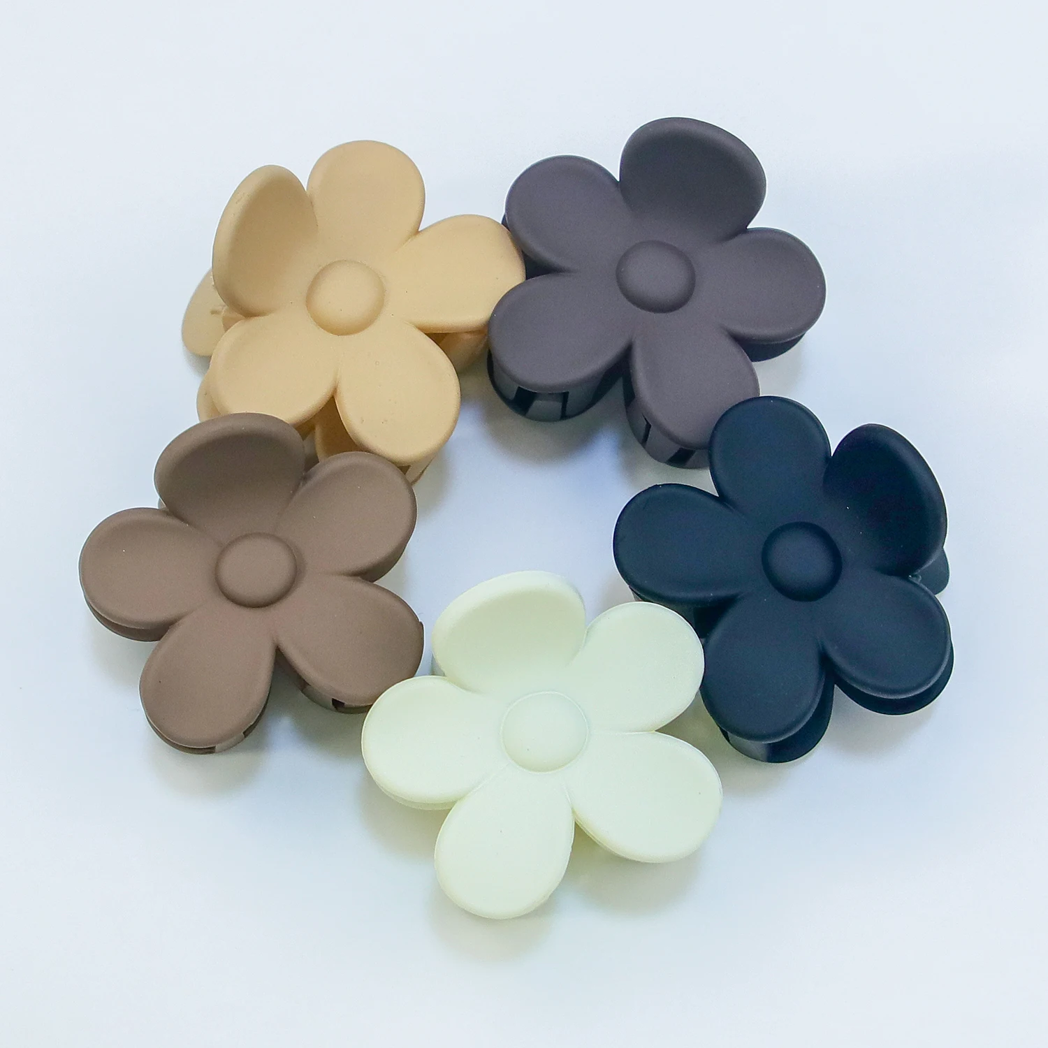 

20 шт., однотонный маленький захват с матовым цветком для девочек, милый красивый повседневный коготь для волос для детей, женские аксессуары для волос
