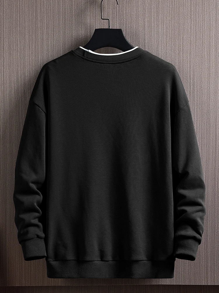 Men\'s Autumn and Winter Fashionable Solid Color Bottomed Round Neck Sweater