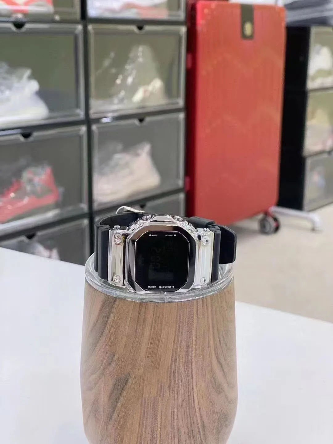 세련된 남성 맞춤형 전자 시계, 다기능 LED 화면 전자 방수 디지털 손목시계