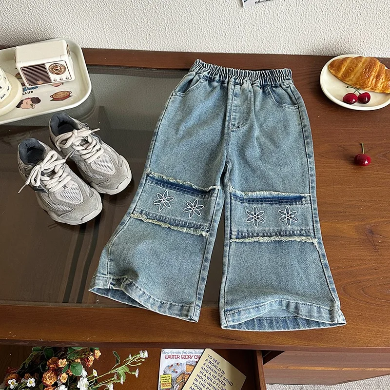 여자 청바지 봄과 가을 2025 새로운 스타일 어린이 세련된 마이크로 플레어 바지 어린이 아기 봄 옷 다목적