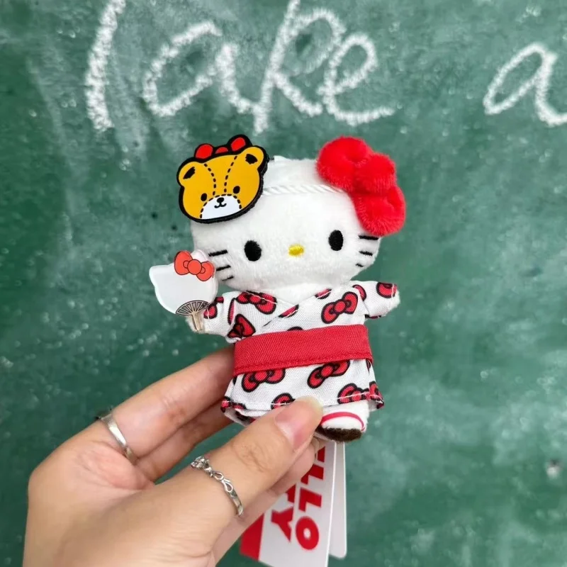 New Home Pyjamas Sanrio Hello Kitty Kreative Cartoon Plüschtiere Schlüsselanhänger Kochpyjamas Kitty KT Gefüllte Puppe Rucksack Anhänger