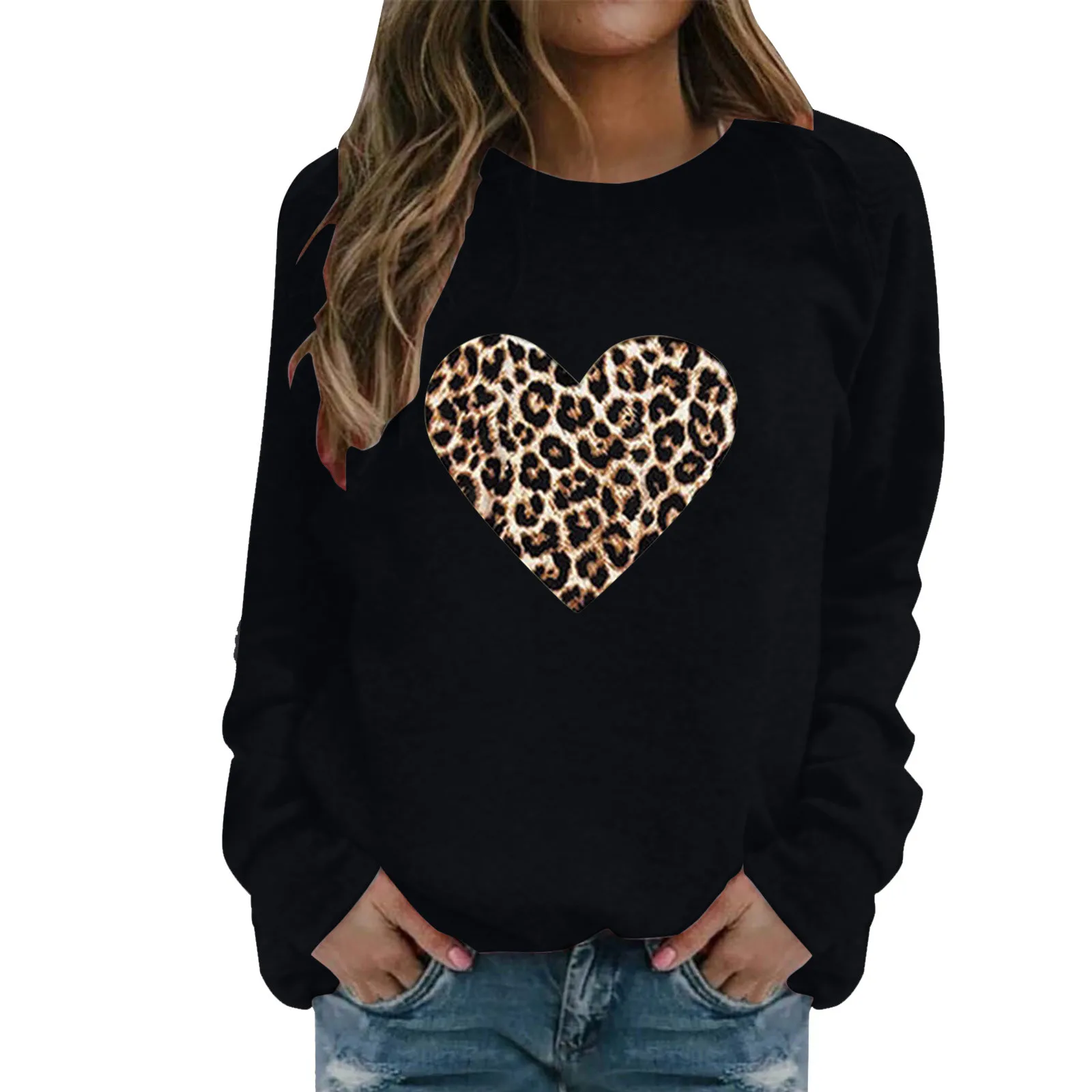 Leopard Love Heart Print Women Sweatshirt Fashion Black Sweatshirt Long Sleeve Graphic Pullover Tops Female Casual Sweatshirt