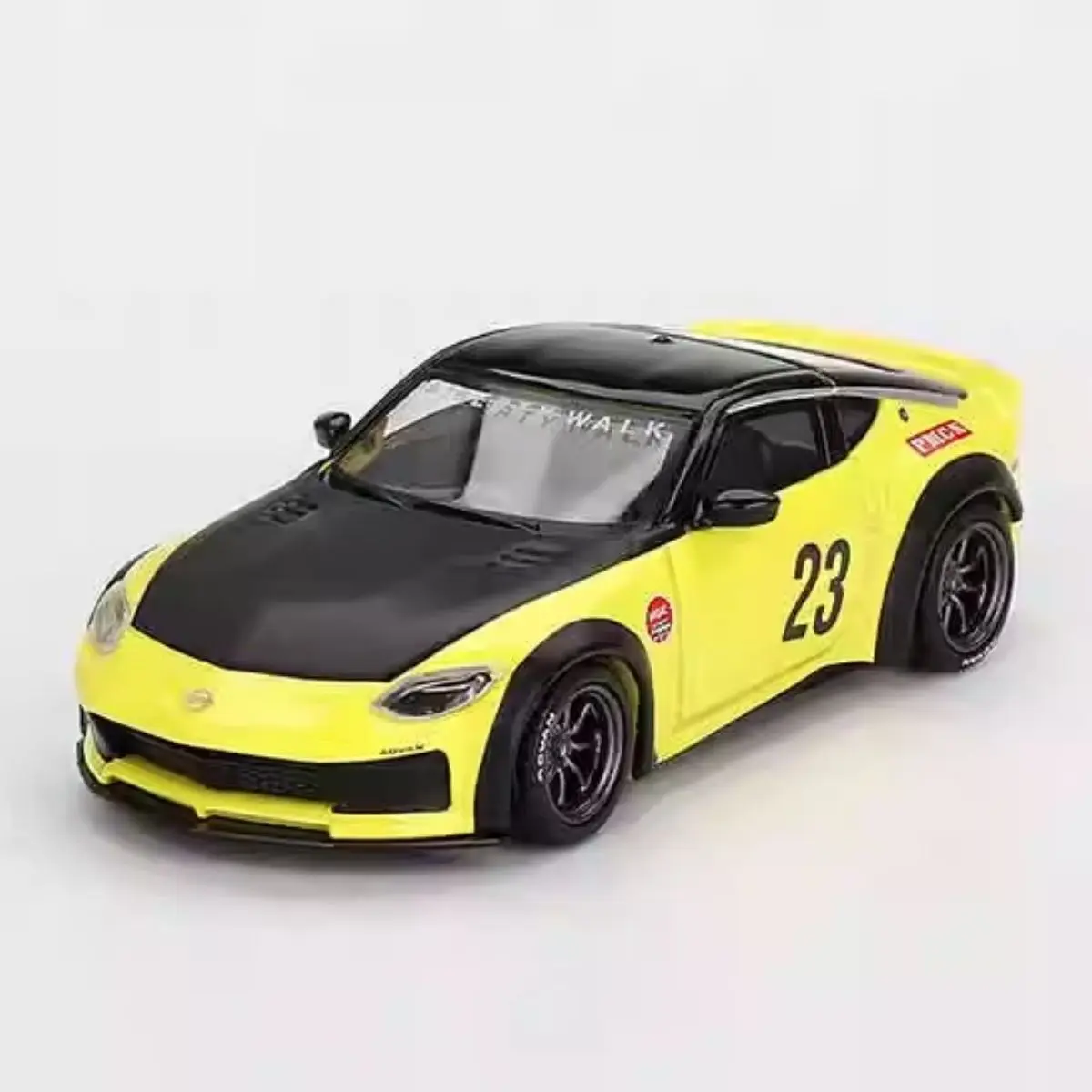 

Литая под давлением модель автомобиля MINIGT TSM 1:64 826 Z