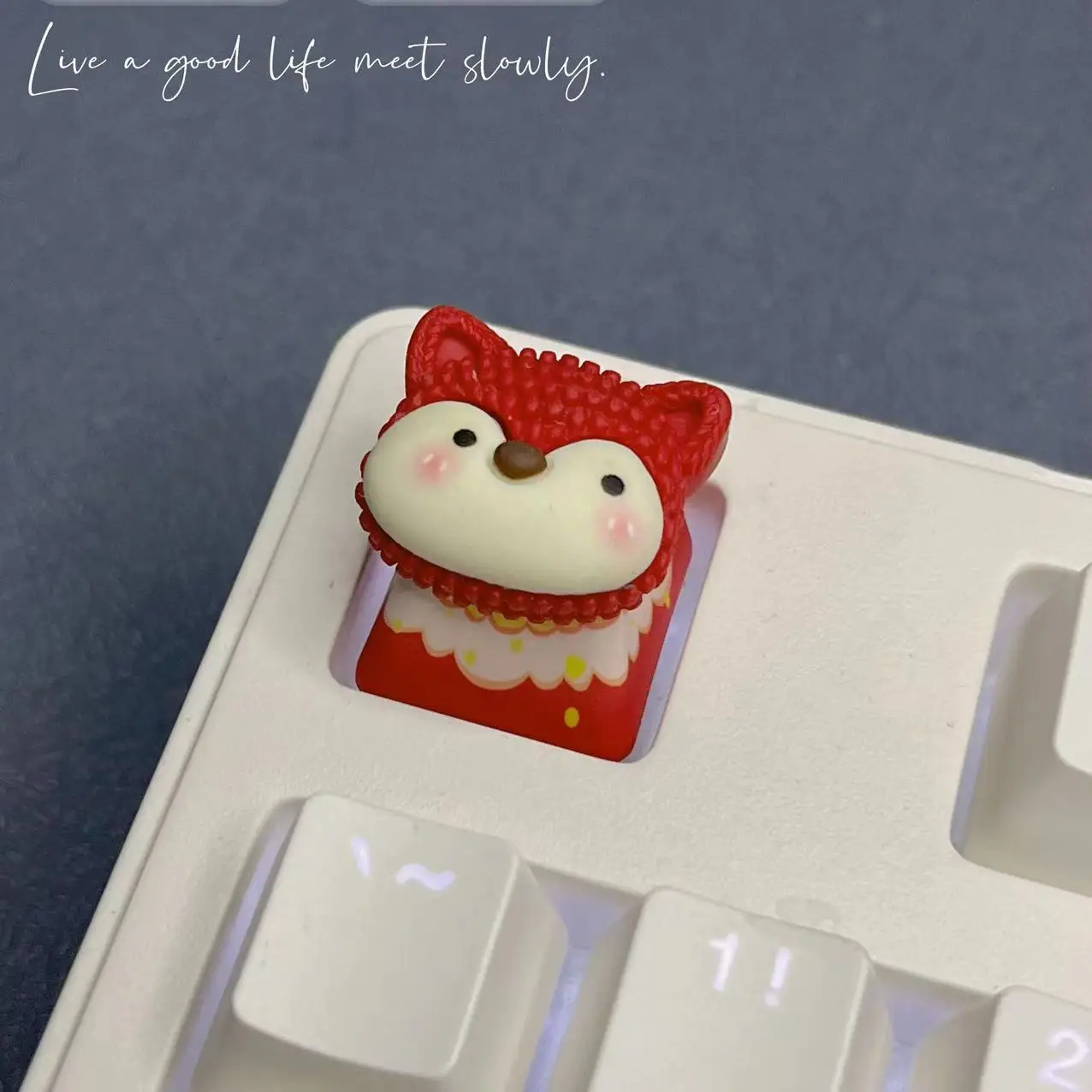 DIY handmade Gúnyrajz Anime Foxi keycaps Kreatív Műkődés Gépi Kulcskarika dekorációs Elárusítónő Rózsaszínű keycaps